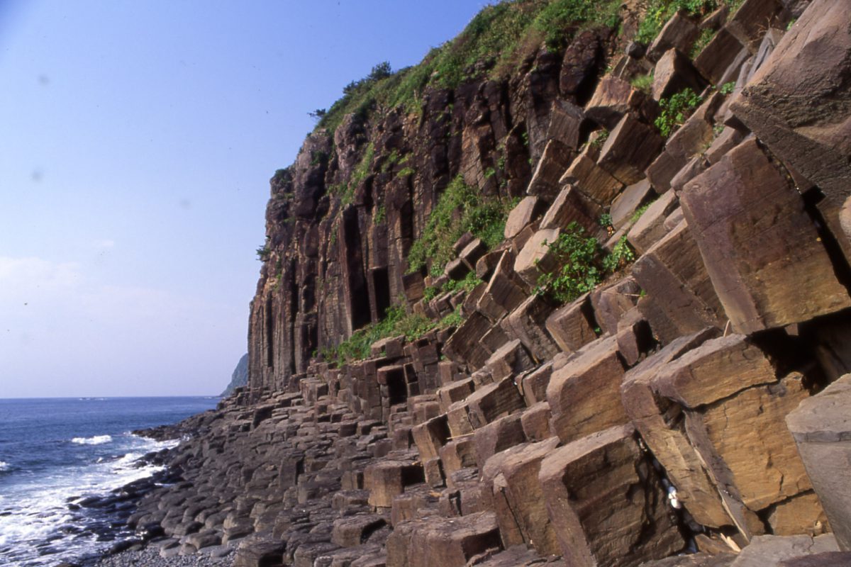 塩俵の断崖 達人navi平戸 世界文化遺産の島 長崎県平戸市の旅行は平戸観光協会